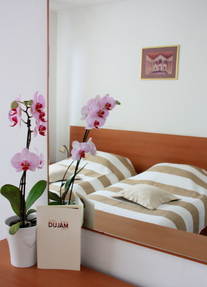 Hotel Dujam Split Kültér fotó